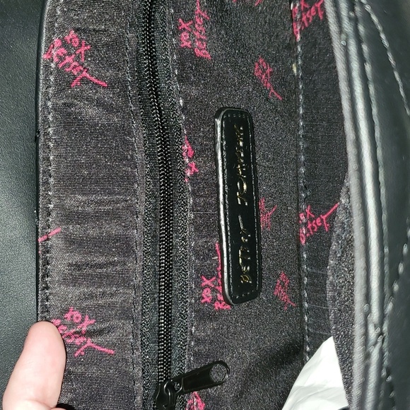 NWT Betsey Johnson Xoviola Skull Purse - Picture 7 of 8